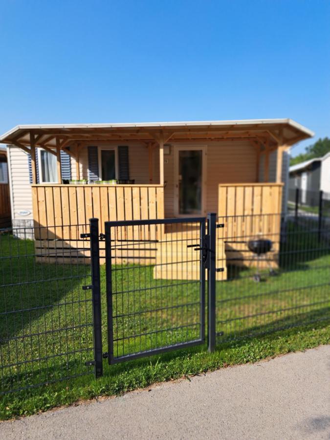Mobilheim Chalet Bei Georg 제키르헨 암 발레르제 외부 사진